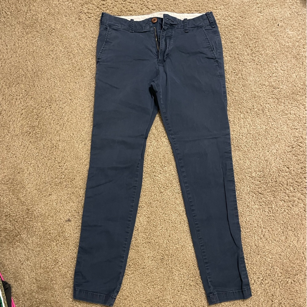 Hollister chinos